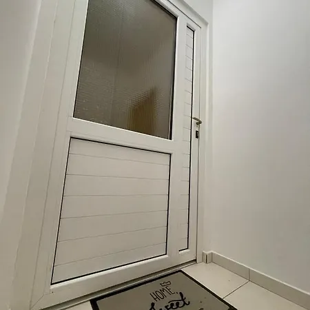 Ivan Apartman *