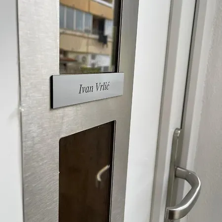 Ivan Apartman *